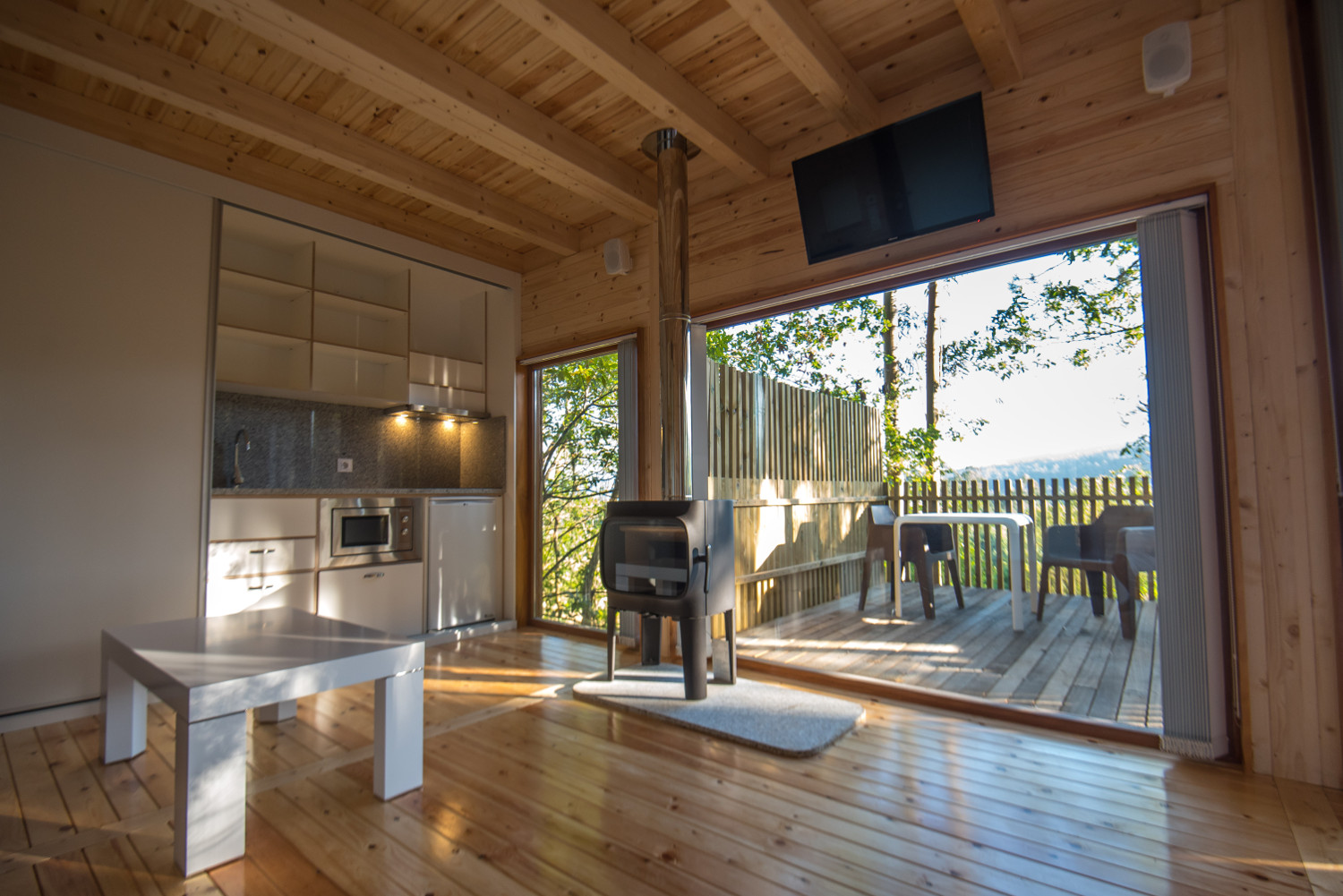 5 cabañas en árboles con chimenea
